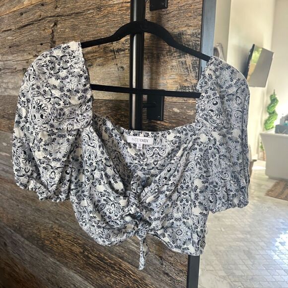 INTERMIX Janella Knotted Linen-blend Crop Top In Multi - Picture 2 of 7